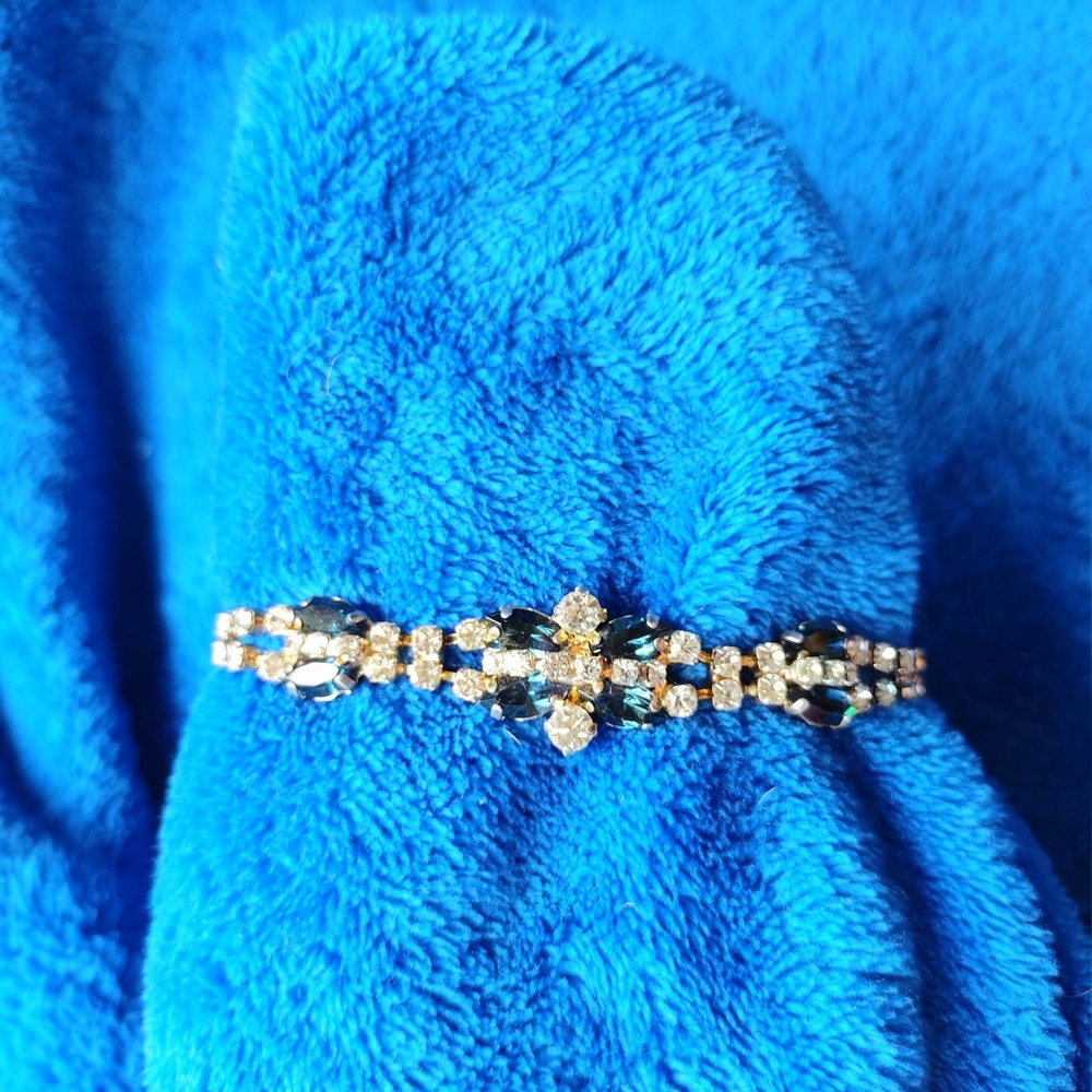 Vintage W. Lind Signed Blue Clear Marquise Glass Rhinestone Link Bracelet